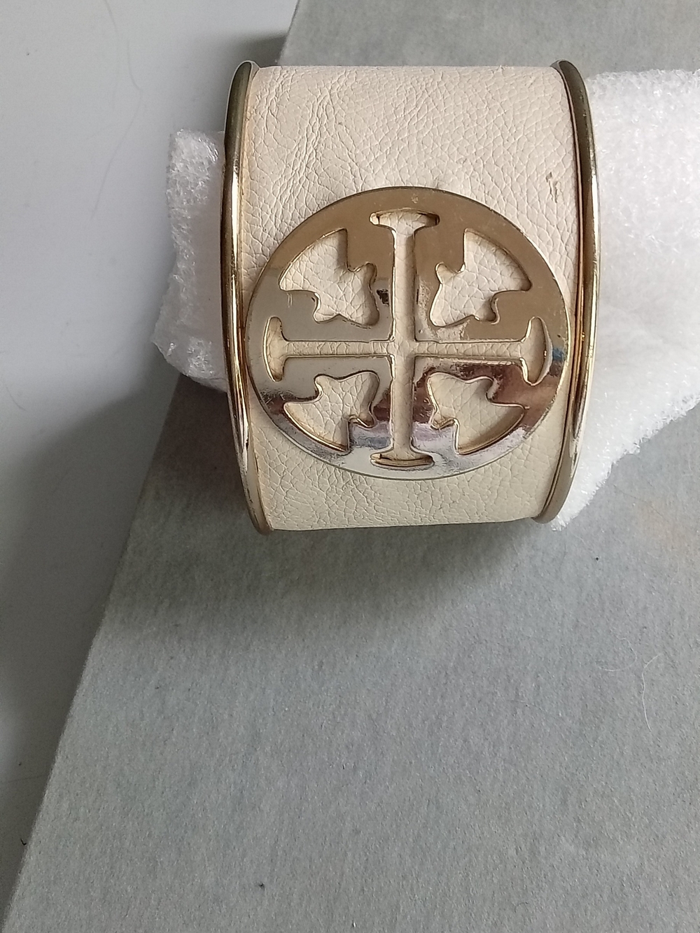 Tory Burch Cream Pebbled Leather Gold Logo Wide Cuff Bracelet Statement Jewelry